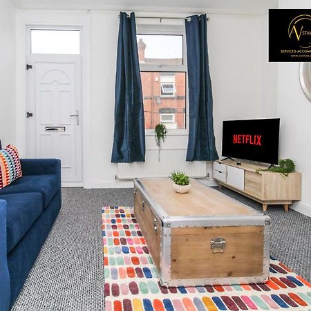 Modern House By Av Stays Short Lets & Serviced Accommodation St Helens St Helens  Exteriör bild