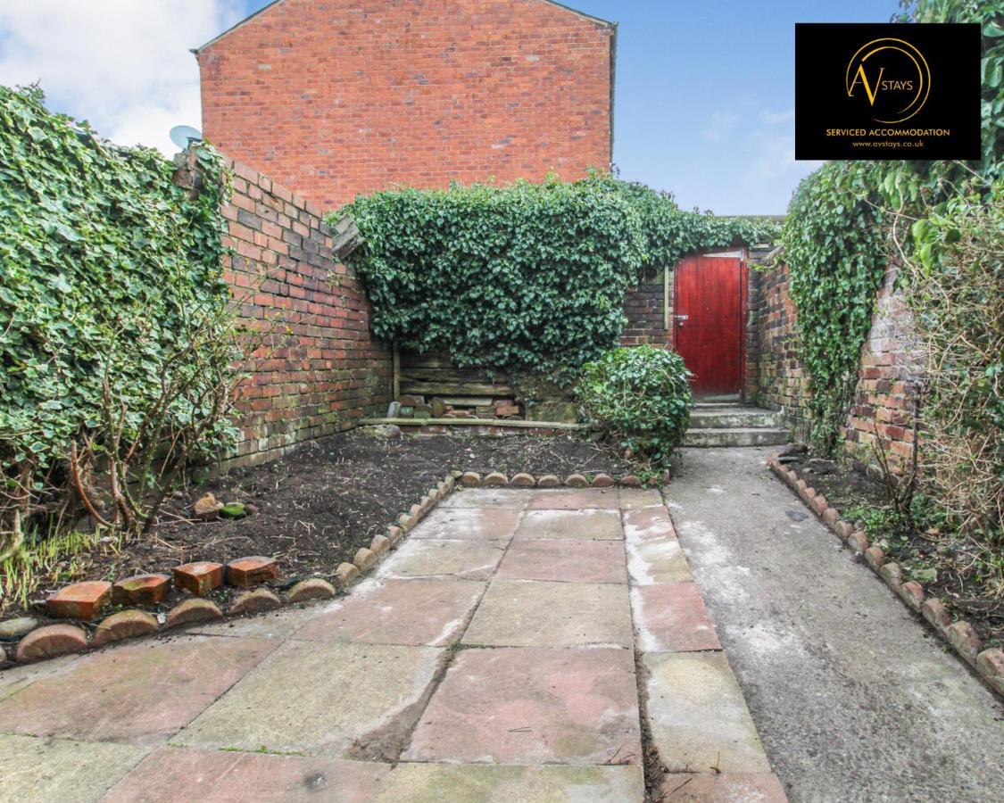 Modern House By Av Stays Short Lets & Serviced Accommodation St Helens St Helens  Exteriör bild